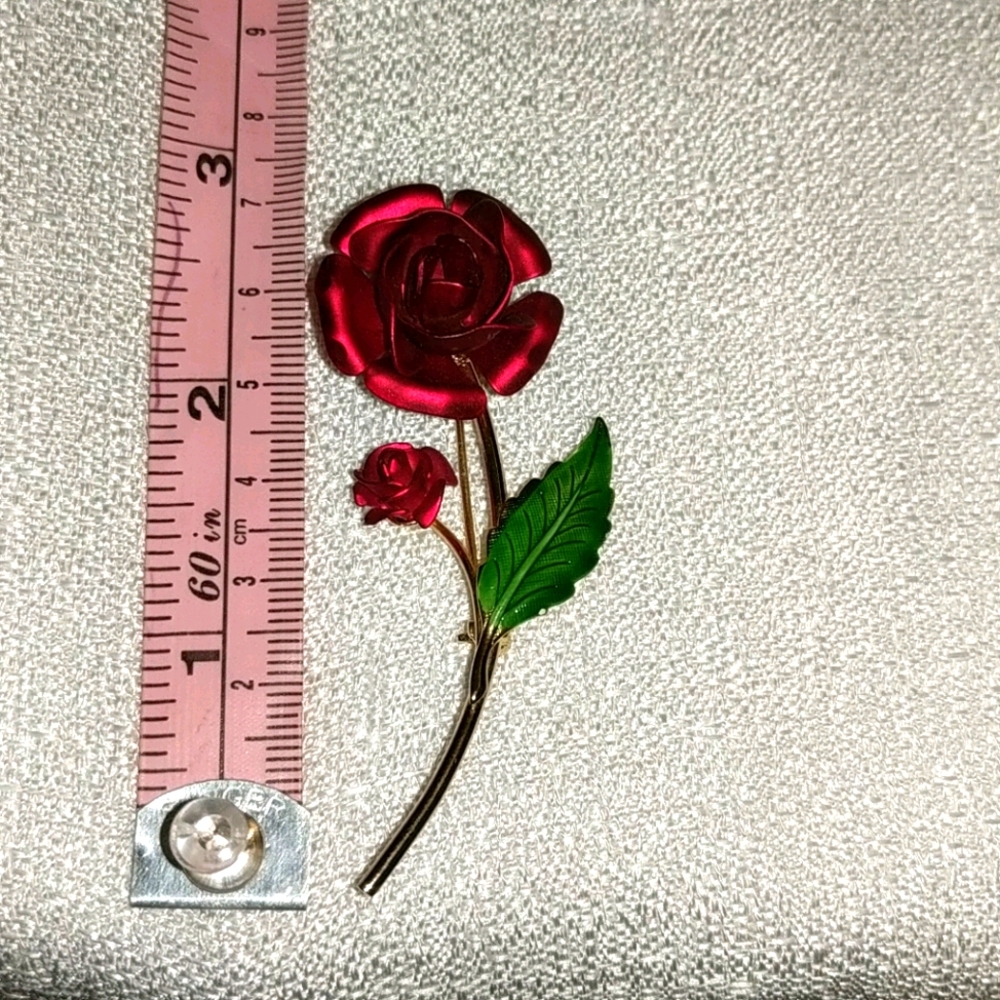 Vintage Gold stem metal rose pin